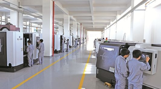 工厂不开空调, 工人问主管原因, 主管说了句话, 隔天都辞职了的图1